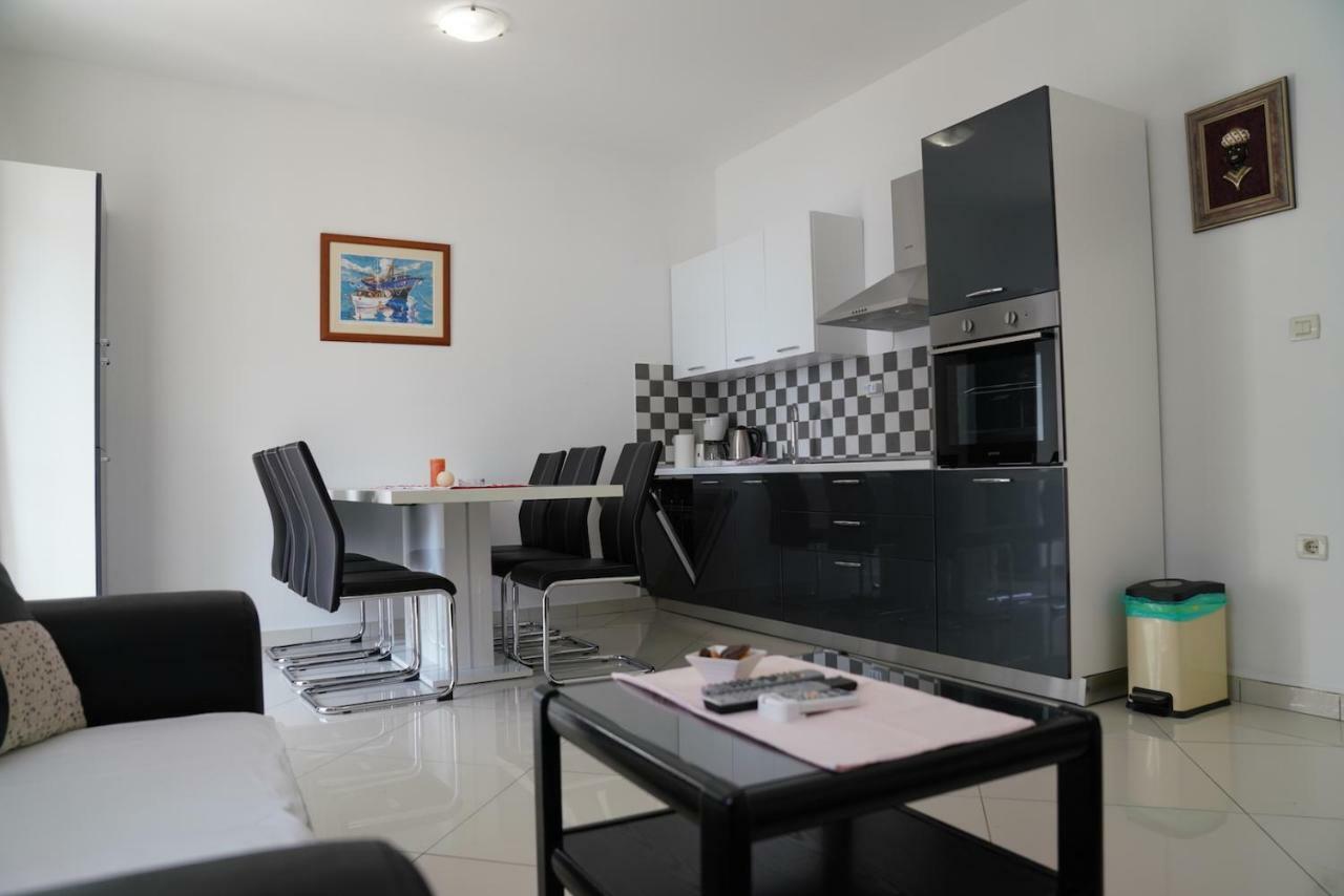 Sesar Apartments Krk - No. 2 Vinko Крк Екстер'єр фото